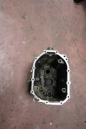 FORD CUSTOM 300 L 125 PS ÇIKMA PARÇA TRANSİT 200 PS ŞANZIMAN ÜST MUHAFAZASI